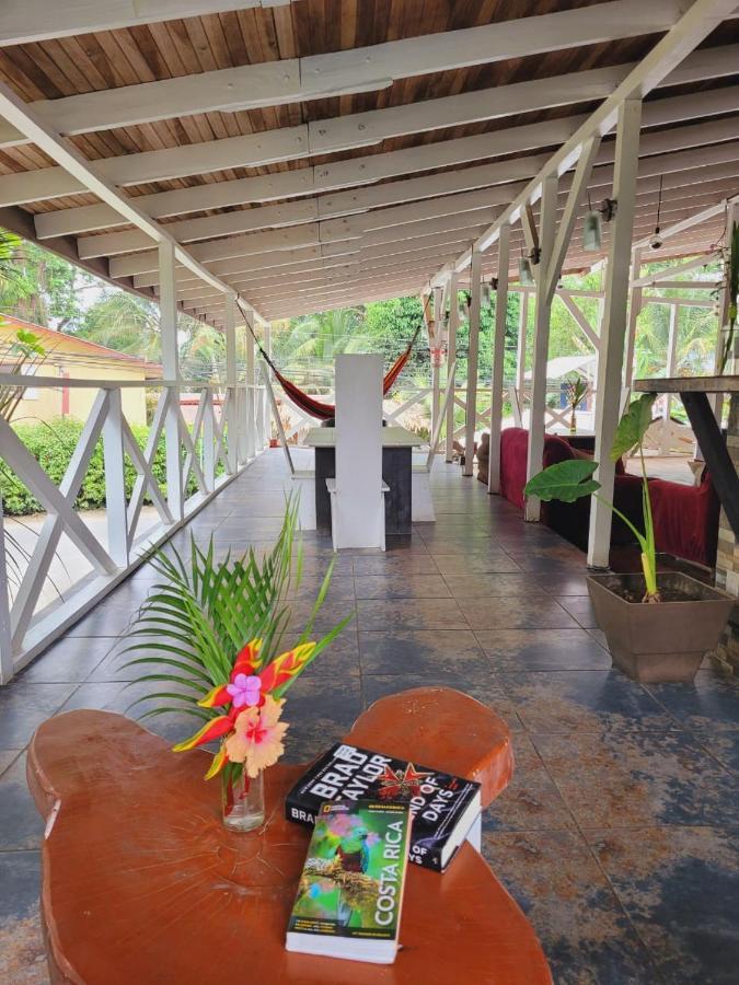Lizard King Hotel & Suites Puerto Viejo de Talamanca Exterior foto